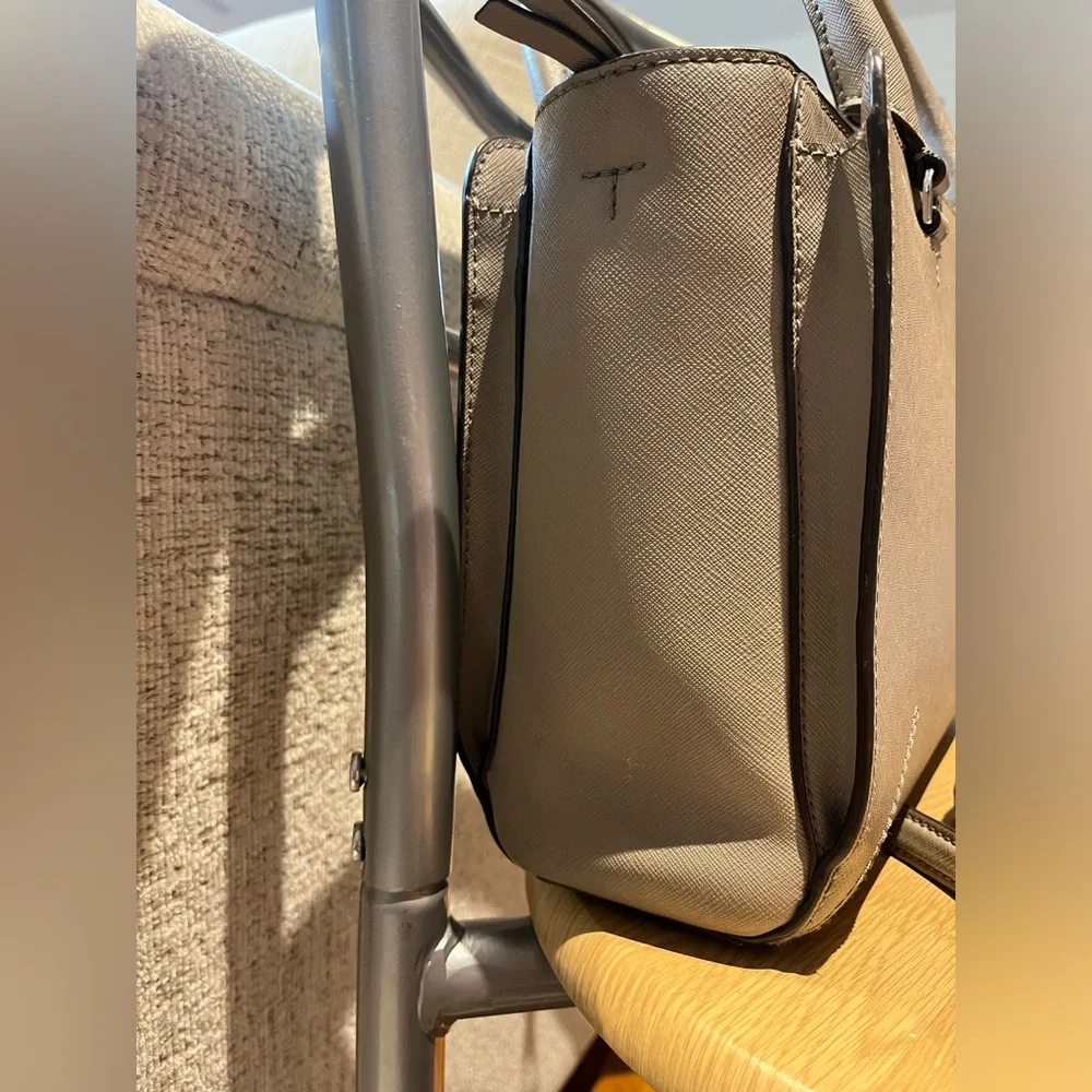 Tory Burch Robinson Small Zip Leather Tote - Picture 4 of 17